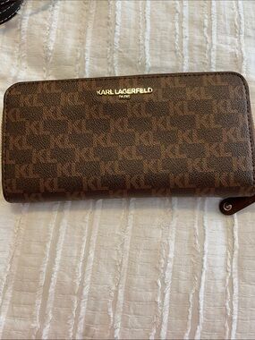 Karl Lagerfeld women’s wallet